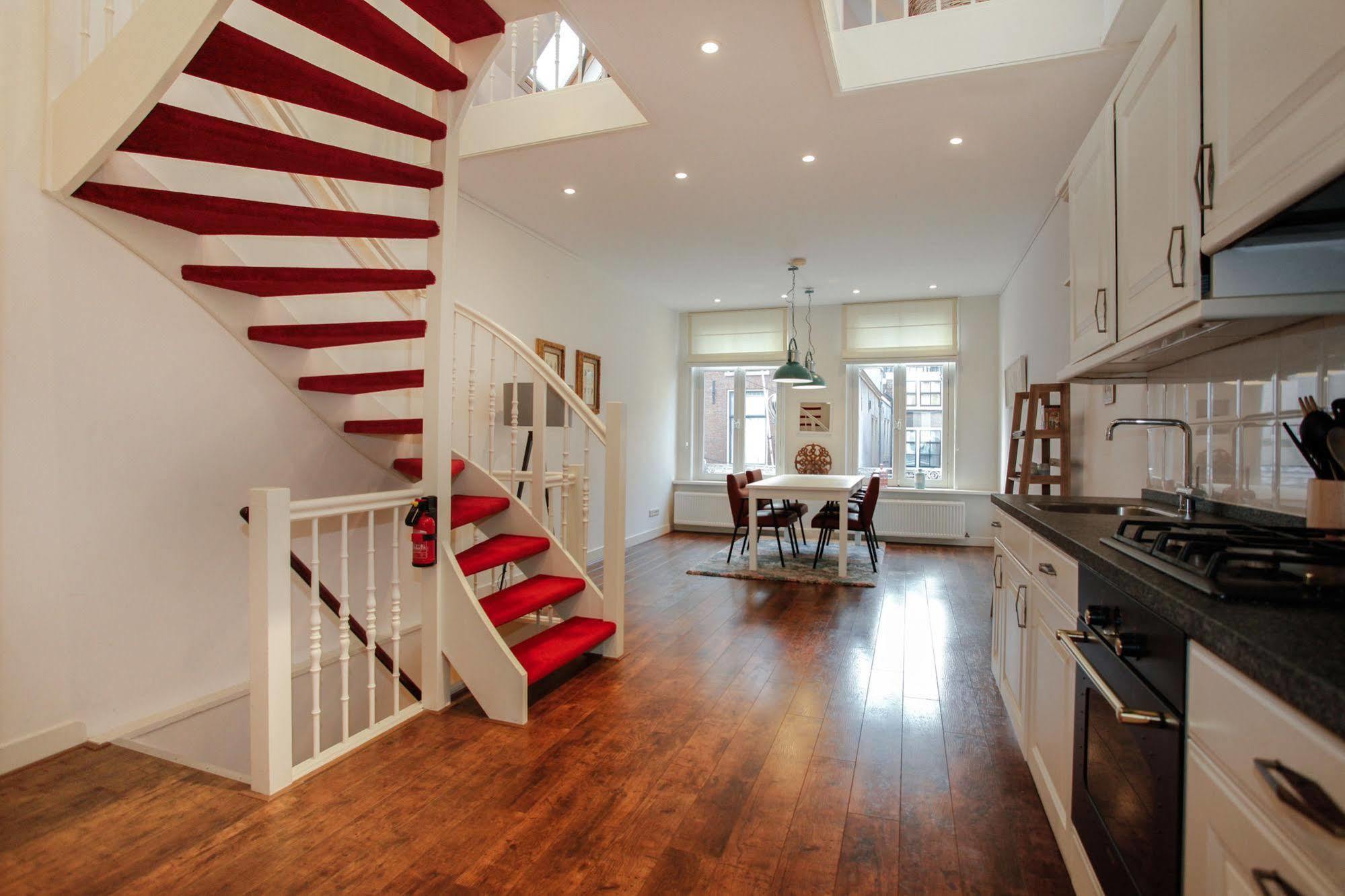 Stayci Serviced Apartments Noordeinde L'Aia Esterno foto