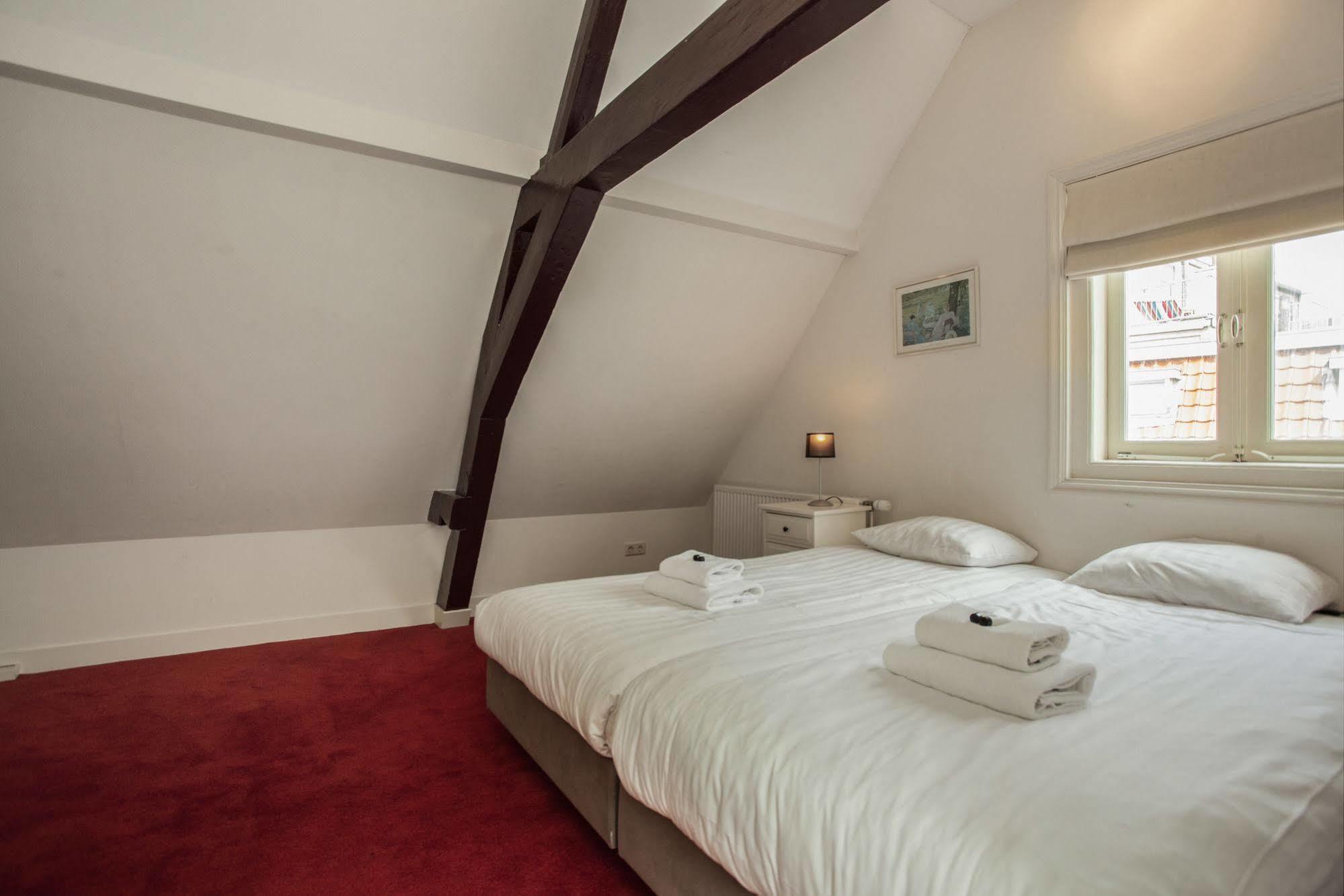 Stayci Serviced Apartments Noordeinde L'Aia Esterno foto
