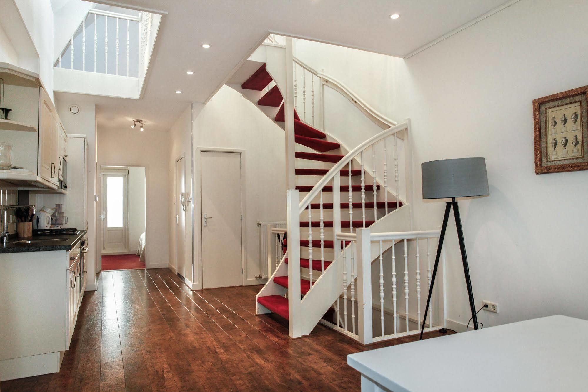 Stayci Serviced Apartments Noordeinde L'Aia Esterno foto